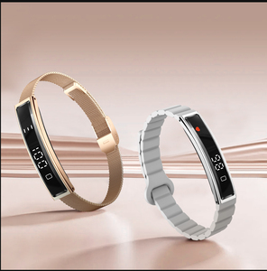 Bracelet intelligent étanche 5 ATM pour femme avec suivi de la forme physique, de l'oxygène sanguin, du sommeil <span class=keywords><strong>et</strong></span> de la fréquence cardiaque, contrôle par application, pour la <span class=keywords><strong>grossesse</strong></span> - Product Image 3