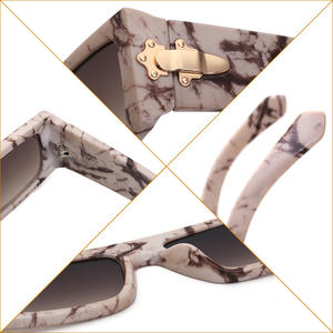 Gafas de Sol Retro Personalizadas con Marco Cuadrado Pequeño para Mujer, Lentes de PC Negras con Protección UV400, Estilo Instagram, a la Moda - Product Image 5