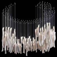 Lustre tubulaire blanc de luxe Firelux pour escalier de villa ou hôtel haut de gamme