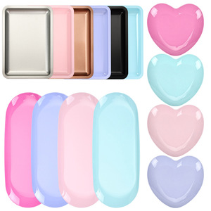 Support en métal en forme de cœur pour flacon de vernis à ongles, porte-breloques et strass, outil de rangement pour usage esthétique (vente en gros) - Product Image 3