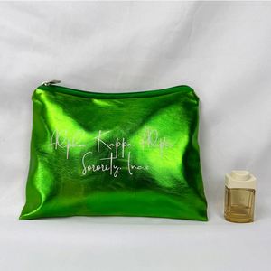 กระเป๋าเครื่องสำอางหนัง PU แบบคลาสสิก พร้อมโลโก้สั่งทำพิเศษ เงางาม ทนทาน พร้อมช่องเก็บของโลหะสีทอง - Product Image 4