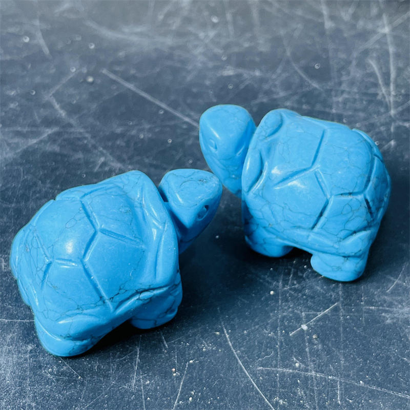 มีสีเขียวขุ่น