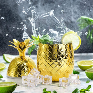 15オンスの金メッキプラスチックパイナップルタンブラー（ストロー付き） |   再利用可能なモスクワミュールカップ（パーティー＆イベント用） - Product Image 3