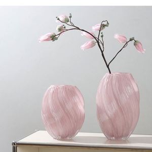 Vase en verre moderne rose en spirale, torsadé irrégulièrement, en forme de fleur de sucre, pour décorations de mariage et de maison - Product Image 1