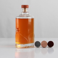 Botol Kaca Oval 650ml Berukir dengan Dasar Tebal dan Gabus untuk Minuman Keras Whiskey Baijiu Rum Brandy