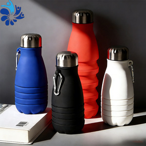 Bouteille d'eau pliable en silicone réutilisable avec mousqueton, idéale pour les voyages, les activités de plein air, cadeau unisexe - Product Image 1