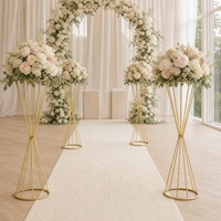 Support floral en métal doré torsadé de 50-68 cm de hauteur pour centre de table de mariage et présentation florale événementielle, vente en gros