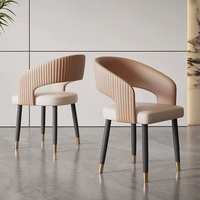 Nouvelle chaise de salle à manger de style minimaliste italien haut de gamme avec revêtement en cuir, structure en métal, design moderne pour la maison et l'hôtel