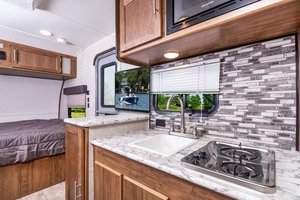 2025 Ecocampor Aluminium Motorhome RV On-Road Slide out Dinette Off-Road Camping Travel Trailer avec Caravan Mover Accessoires - Product Image 3