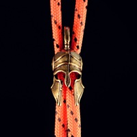 Vente en gros 1 pièce Pendentif porte-clés en laiton motif casque de guerrier bronze antique, accessoires DIY, figurine décorative pour sac à dos, bijoux, cadeau