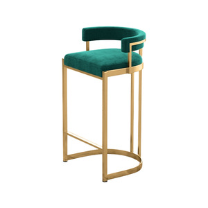 <span class=keywords><strong>Tabourets</strong></span> <span class=keywords><strong>de</strong></span> bar modernes en velours <span class=keywords><strong>de</strong></span> luxe avec accents dorés, hauteur <span class=keywords><strong>de</strong></span> comptoir, <span class=keywords><strong>lot</strong></span> <span class=keywords><strong>de</strong></span> <span class=keywords><strong>4</strong></span> pour la maison et l'hôtellerie - Product Image 2