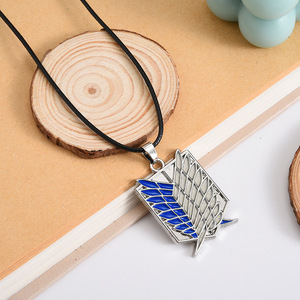 Nouveau Collier Lumineux Anime Tendance, Pendentif en Alliage Ailes de la Liberté du Corps d'Exploration, Porte-clés Créatif pour Femme - Product Image 2