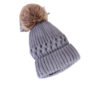 <span class=keywords><strong>Bonnet</strong></span> en tricot jacquard pour <span class=keywords><strong>femme</strong></span>, protection des oreilles, en coton et élasthanne, couleur unie, grand <span class=keywords><strong>pompon</strong></span>, chaud et tendance, automne-hiver, 48-50 cm - Product Image 1