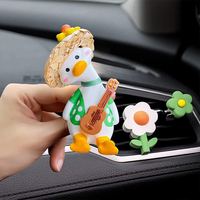 Clip de ventilation de voiture décorations de canard mignon avec chapeau de paille décorations de tableau de bord accessoires de voiture amusants pour femmes