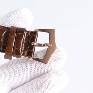 Montre-bracelet de luxe élégante et formelle avec lunette sertie de diamants, cadran argenté, or rose, idéale pour les cadeaux haut de gamme, les affaires et les soirées. - Product Image 6