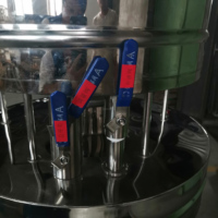 GCP-12 de remplissage de bouteilles d'eau liquide de vin semi-automatique pour boissons pour sacs en verre et moteur comme composants de base