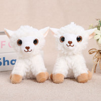 Porte-clés en peluche mignon en forme de mini-agneau, super doux, avec grandes yeux, agneau blanc, mascotte en peluche, jouet pour cadeau, vente en gros, OEM