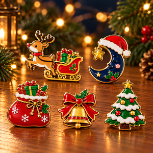 Pins Metálicos Personalizados de Fábrica, Pins Esmaltados Navideños, Insignias de Solapa para Caja de Regalo - Product Image 1