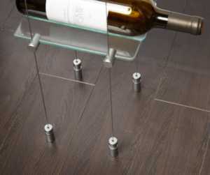 Estante de vino de cable flotante personalizado de nuevo estilo, estante de vino montado en la pared de techo a piso - Product Image 2
