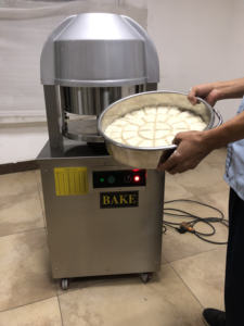 Petit diviseur de pâte électrique avec une plage de division de 30 à 180g et 36 pièces à la fois <span class=keywords><strong>en</strong></span> stock au meilleur prix Facile à utiliser - Product Image 3