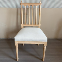 Chaise de salle à manger antique française en bois massif, idéale pour les salles à manger