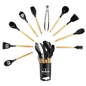 Ensemble d'ustensiles de cuisine en silicone 13 pièces avec manches en bois, lavables au lave-vaisselle, outils de cuisson noirs avec support de rangement - Product Image 1
