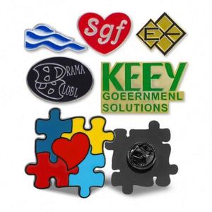 Broche en métal colorée en forme de puzzle, épingles émaillées avec impression sérigraphiée, badge à thème anime pour la couture et l'artisanat. - Product Image 1
