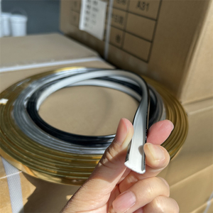 Bande <span class=keywords><strong>de</strong></span> moulure décorative en PVC <span class=keywords><strong>profil</strong></span>é en U flexible doré pour cadres, prix <span class=keywords><strong>de</strong></span> gros usine - Product Image 5