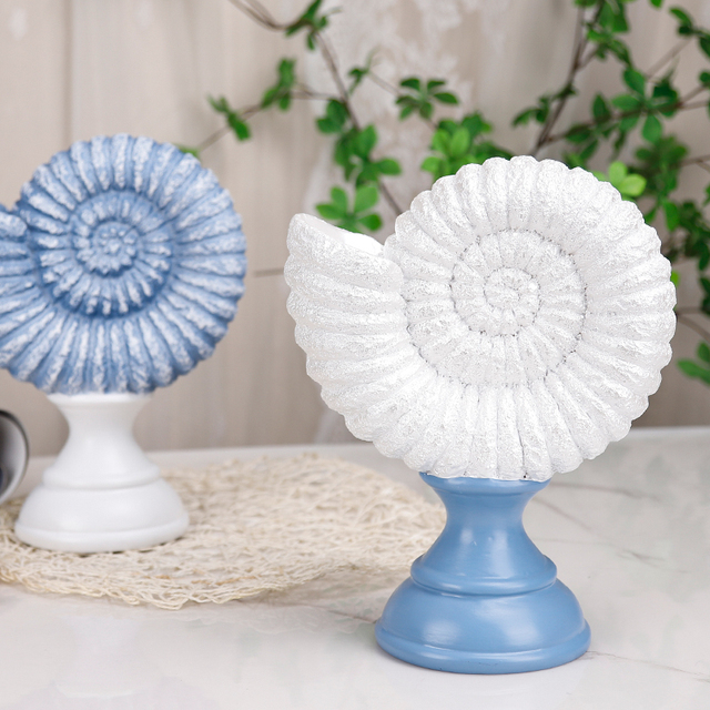 Redeco Creative Simple Ocean Conch Home Decor Resin Conch Shells Ornaments for Gifts Home Decoration
