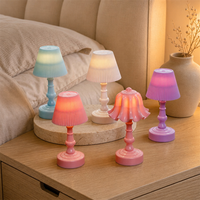 Veilleuse en cristal créative petit bureau chambre lampe de chevet atmosphère cadeau d'anniversaire pour les amis bouton batterie LED décoration