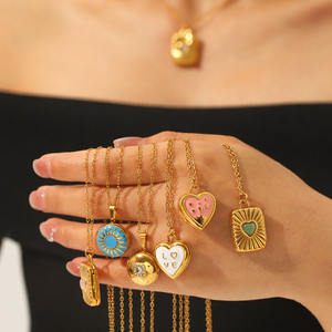 Collier rétro en émail coloré avec diamant soleil lune <span class=keywords><strong>livre</strong></span> ouvrable cœur ouvert géométrique plaqué <span class=keywords><strong>or</strong></span> 18 carats avec pendentif ouvrable et fermable - Product Image 2