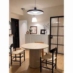 Mesa de comedor redonda estilo Wabi Sabi, losa de mármol travertino, diseño estable para uso en hogares modernos - Product Image 2