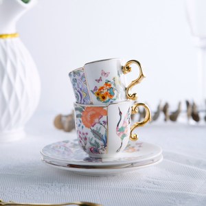 Taza y Platillo de Cerámica Estilo Chino para Espresso - Juego de Café de 2 Piezas con Forma Irregular - Product Image 1