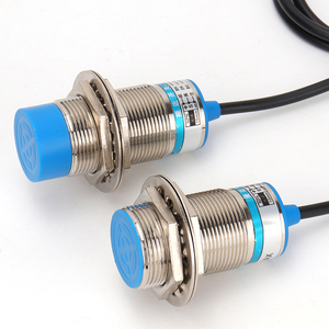 LJ30A3-15-Z/BX สวิตช์ตรวจจับวัตถุโลหะ 36V เซ็นเซอร์ตรวจจับวัตถุแบบกำหนดเอง สวิตช์ตรวจจับวัตถุโลหะ - Product Image 1