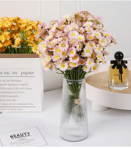 Vente en gros usine : Mini-marguerites artificielles haut de gamme, style nordique pour la décoration de tables domestiques, mariages et banquets - Product Image 4