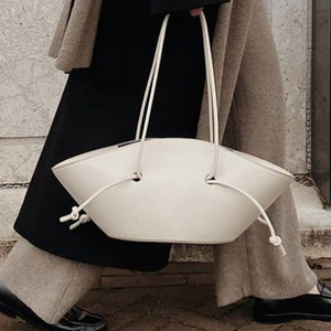 Sac à bandoulière Mifaktory à double anse nouée, couleur unie, grande capacité, en cuir PU tendance, pour femme, toutes saisons - Product Image 5