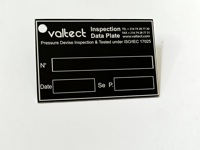 Plaques signalétiques métalliques en acier inoxydable gravé, aluminium anodisé, marquage par code QR avec fixation par rivets pour machines et équipements