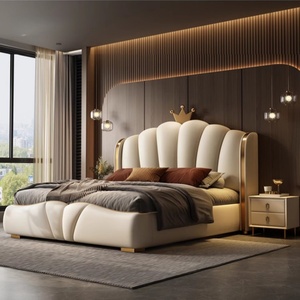 Letto Moderno di Lusso Personalizzabile in Vera Pelle, Struttura Imbottita Queen/King Size, Piattaforma Morbida con Telaio in Legno di Pino Massiccio Santafy - Product Image 3