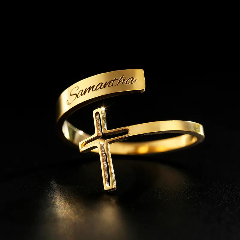2021 नई शैली सोने की अंगूठी कस्टम खोदना पत्र पार के छल्ले स्टेनलेस स्टील की अंगूठी महिलाओं