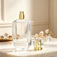 Vente en gros de flacons de parfum carrés en verre vides de haute qualité de 100 ml avec bouchon doré, pulvérisateur à pompe, emballage imprimé à l'écran