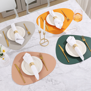 Nordisches PU-Leder Unregelmäßiges Tischset Hitzebeständig Rutschfest Wasserdicht 11 Farben Hotel Bankett Café Heim Tischdekoration - Product Image 3