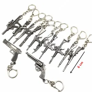 Mini 6 Cm Groothandel Model Geweer Antiek 3d Zilver Pistool Vormige Sleutelhanger Auto Decoratie Ambachtelijke Metalen Legering Pistool Sleutelhanger