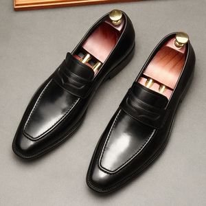 Chaussures plates pour hommes en cuir véritable faites à la main, à bout pointu, pour l'automne, mariage, affaires, décontractées, avec un design tendance et à la mode - Product Image 2
