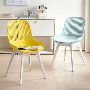 Chaise de salle à manger moderne en plastique léger et écologique avec dossier perforé pour la maison, l'école et les restaurants - Product Image 3