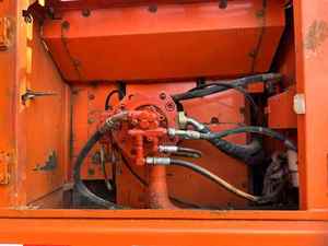 Excavadora de orugas Doosan DX300LC usada, modelo 2022, hidráulica de servicio pesado con motor y caja de cambios - Product Image 6