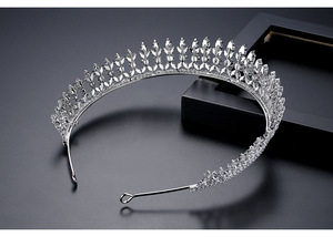 Diadème de Mariage en Laiton de Haute Qualité avec Cristaux CZ, Motif Feuille, Bijou de Tête de Mariée, Couronne de Concours de Beauté - Product Image 5