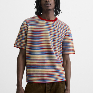 Camiseta a rayas elegante con rayas horizontales multicolores vibrantes y cuello rojo en contraste Tela de mezcla de algodón suave y cómoda - Product Image 2