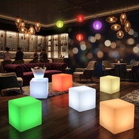 Lampe décorative LED cube pour jardin extérieur, télécommande sans fil, 16 couleurs variables, fonctionne sur piles, indice d'étanchéité IP54