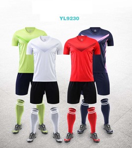 Camiseta de Fútbol Retro Personalizada al por Mayor, Transpirable, Deportiva, Unisex, con Impresión por Transferencia de Calor, de Secado Rápido para Verano - Product Image 1