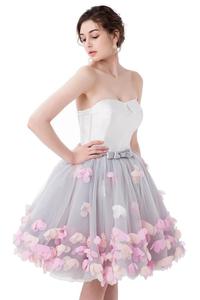 2020 vendita calda romantico fatto a mano petali <span class=keywords><strong>vestito</strong></span> <span class=keywords><strong>corto</strong></span> o coda sposa abito da sposa - Product Image 5